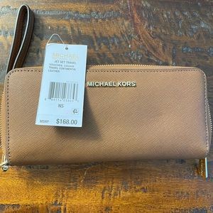 Michael Kors Jet Set Travel Leather Continental Wallet NWT